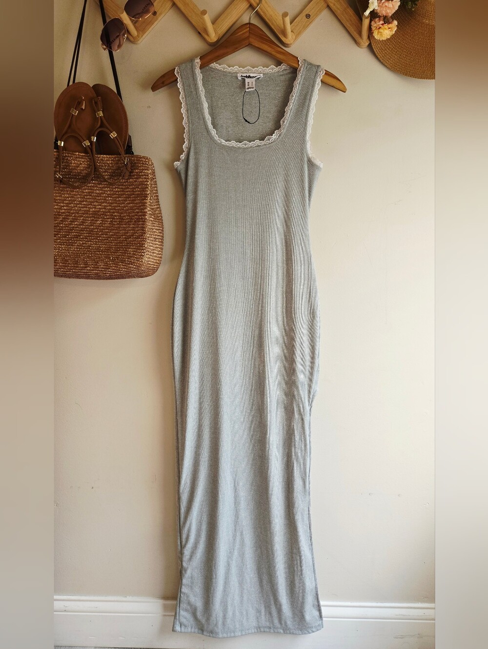 Charlotte Russe Light Gray Sleeveless Lace-Trim Maxi Dress